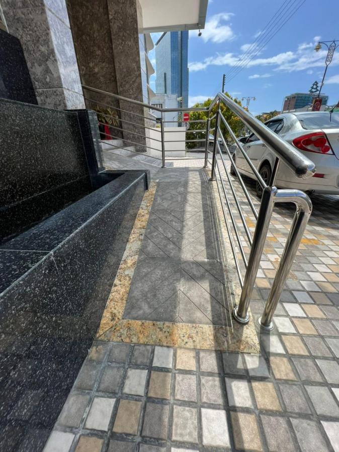 Nova Hotel Miri Esterno foto